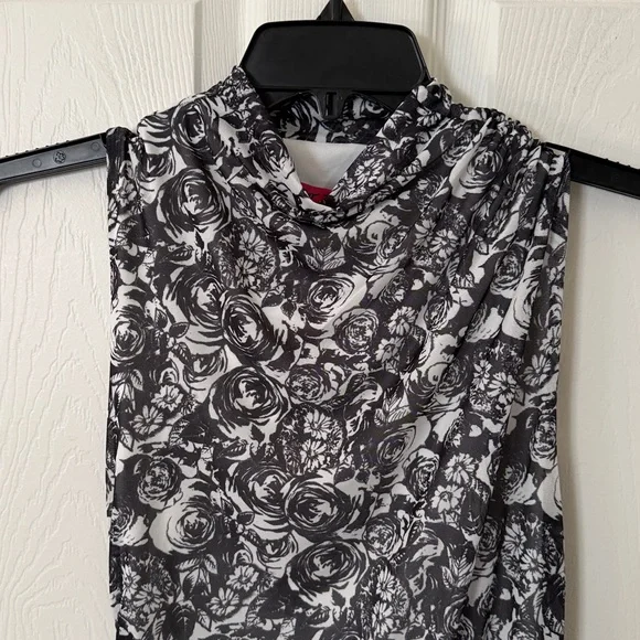 NWOT Betsey Johnson Black and White Floral Maxi Dress medium new - Picture 5 of 6